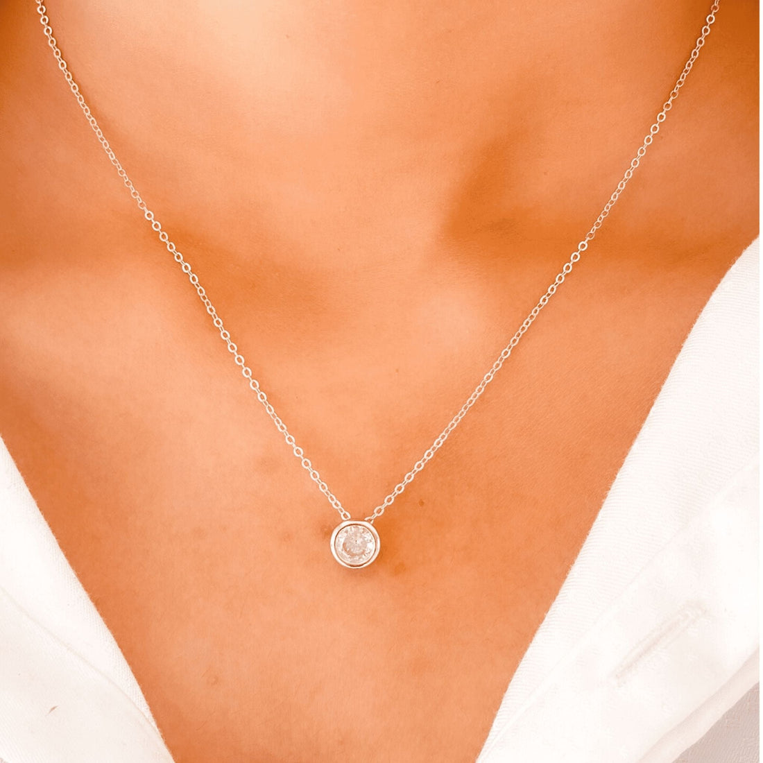 Silver Solitaire Round Necklace